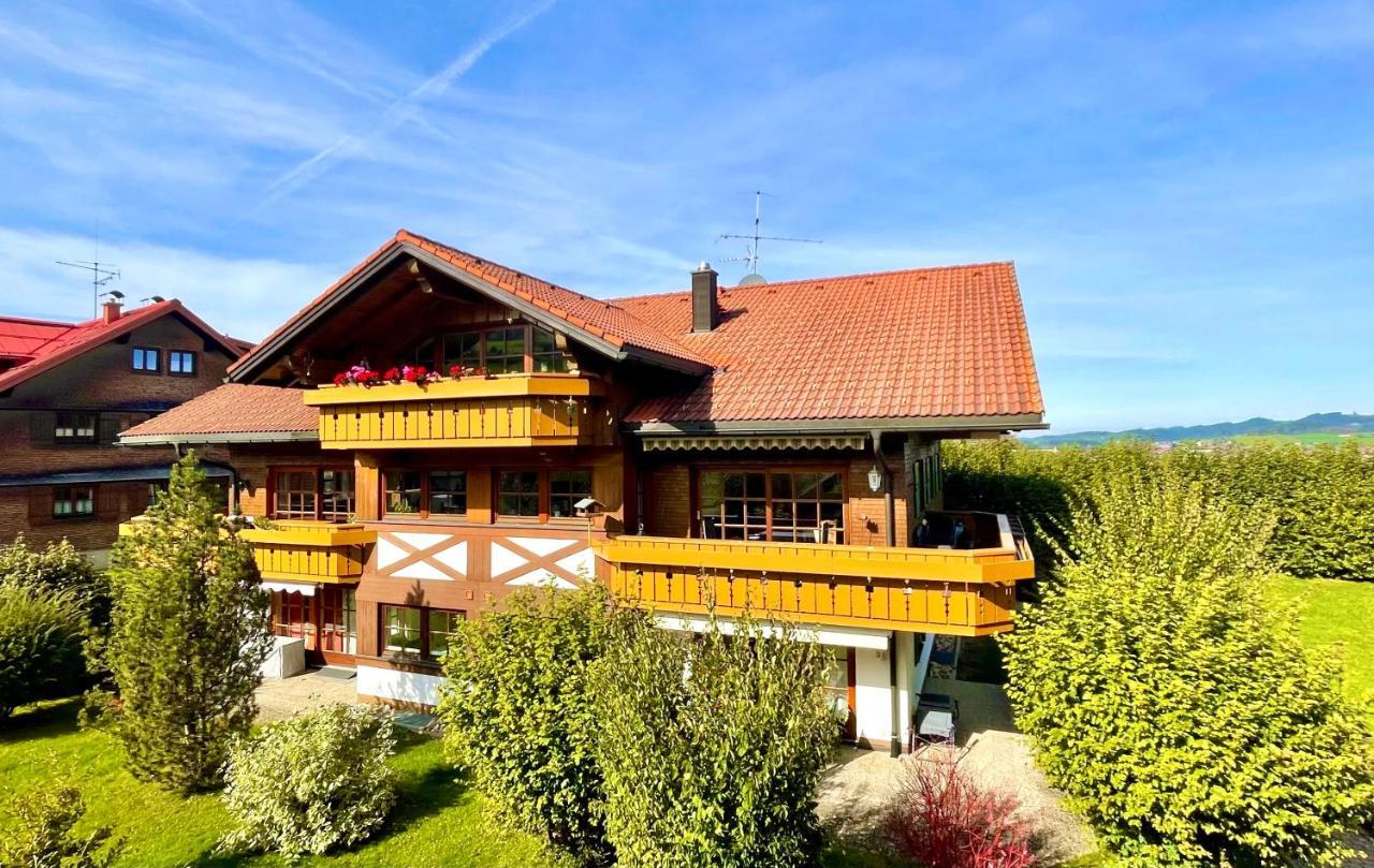 Wunderschoene Wohnung Mit Balkon Und Blick Auf Die Alpen Oberstaufen Exteriör bild