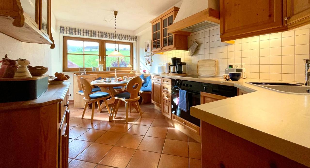 Wunderschoene Wohnung Mit Balkon Und Blick Auf Die Alpen Oberstaufen Exteriör bild