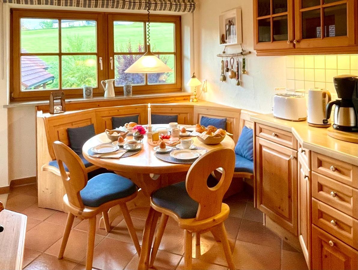 Wunderschoene Wohnung Mit Balkon Und Blick Auf Die Alpen Oberstaufen Exteriör bild